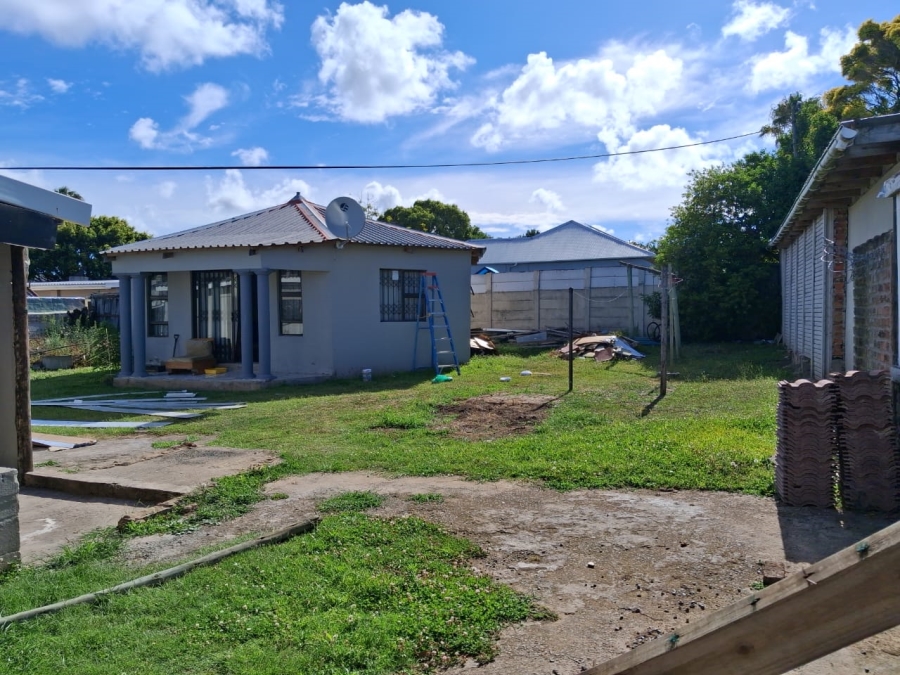 To Let 5 Bedroom Property for Rent in Cambridge Eastern Cape